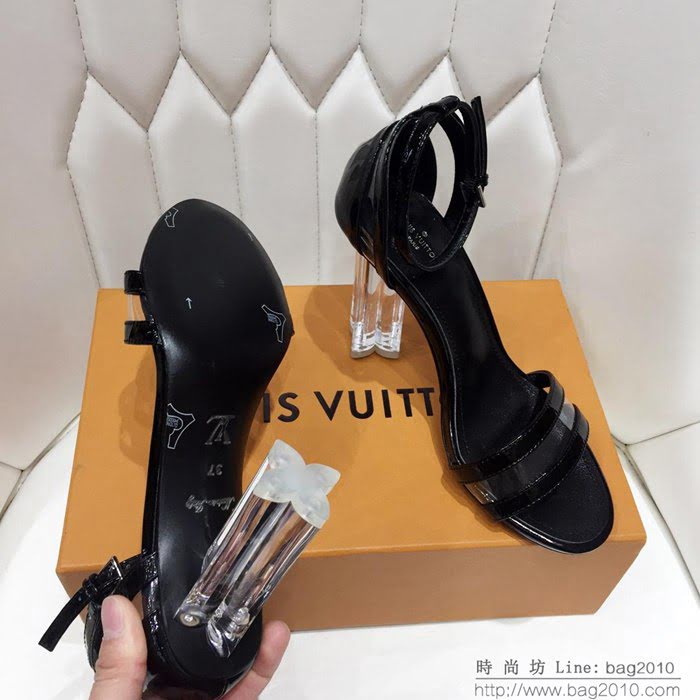 LV路易威登 2019最新單鞋 巴黎代購款 原版複刻 梅花水晶跟 漆皮羊皮 高跟女涼鞋  ljl1284